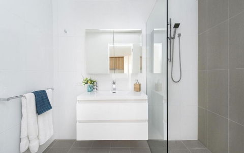 Azure 30 - Accommodation Perth 3