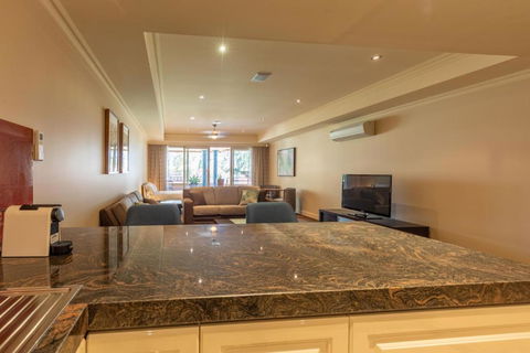 Apartment 2, 9 River Lane Mannum - Accommodation Perth 1