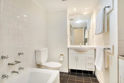 Apartment Harborside Comfort - Accommodation Perth 3