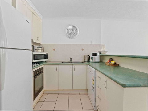 Apartment On The Esplanade - Accommodation Perth 4