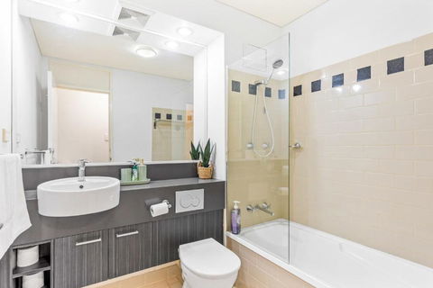 Apartment With City Views In East Perth - Perth Resorts 1