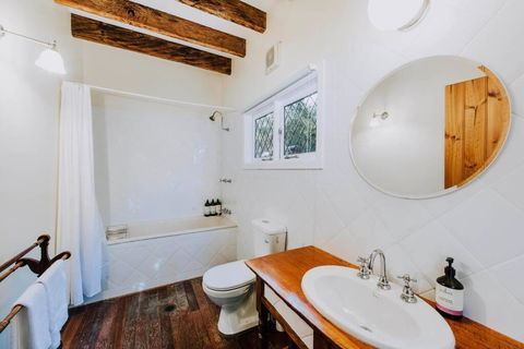 Apple Tree Cottage - An Idyllic Country Reset - Accommodation Perth 2