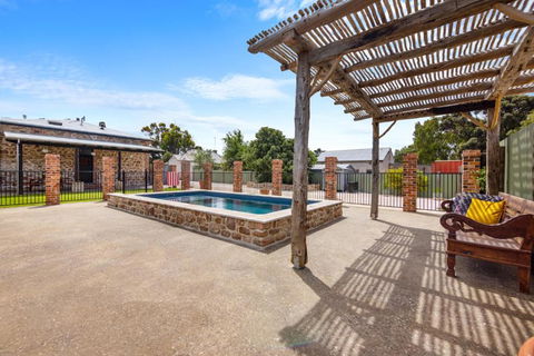 Arapiles Club House - Accommodation Perth 2