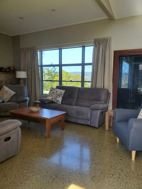 Arcadia Views - Accommodation Perth 2