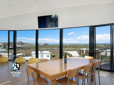 Architect Designed Beach House With Sweeping Views - Accommodation Perth 3