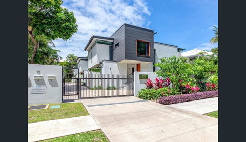 Aria Port Douglas Villas - Villa 1 - Accommodation Perth 1