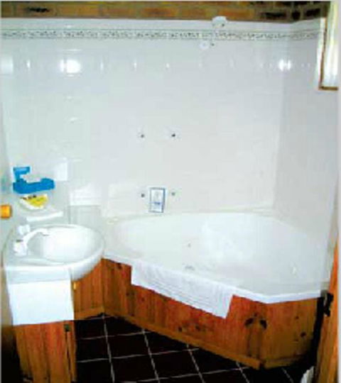 Aristocrat Waurnvale - Accommodation Perth 2