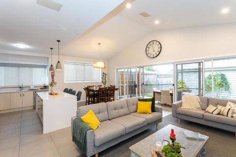 Armidale Cottage - House 1 - Accommodation Perth 0