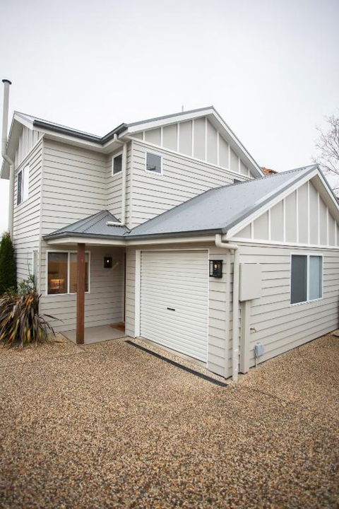 Armidale Cottage - House 1 - Accommodation Perth 2