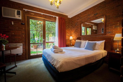 Armour Motor Inn - Accommodation Perth 0
