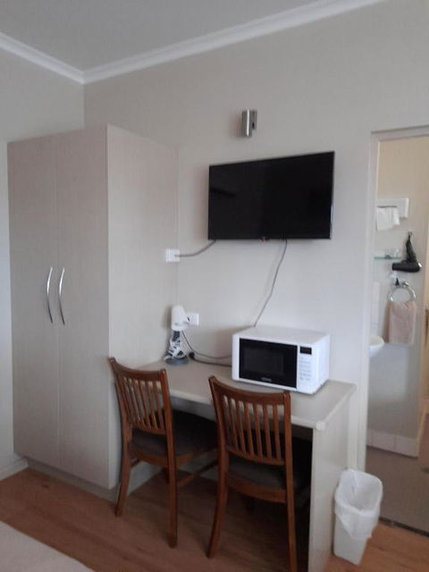 Aromet Motor Inn - Accommodation Perth 2