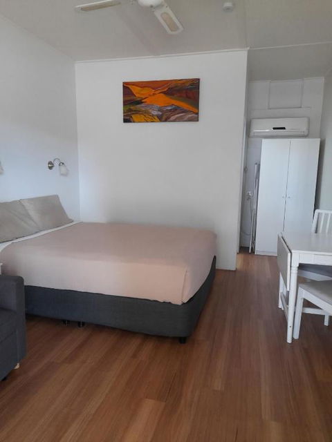 Aromet Motor Inn - Accommodation Perth 0