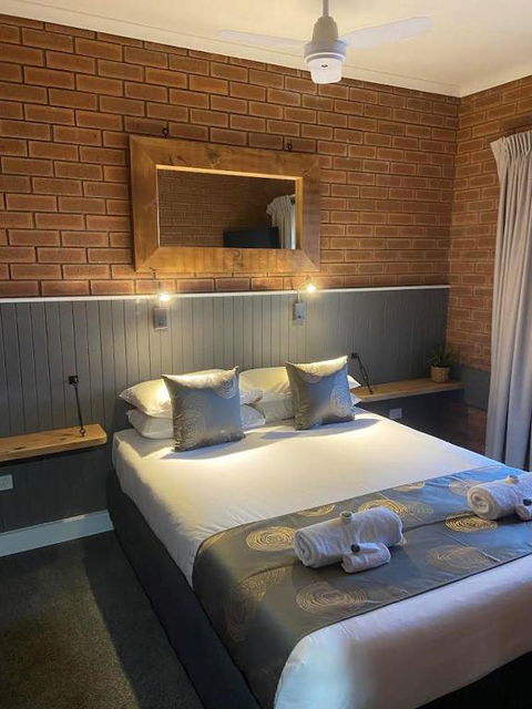 Ashleigh Court Motor Inn - Accommodation Perth 2
