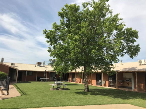 Ashleigh Court Motor Inn - Accommodation Perth 1