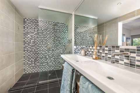 At Waves Penthouse Unit15 - Accommodation Perth 2