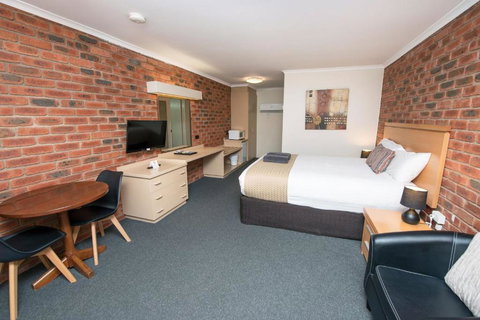 Australian Settlers Motor Inn - Accommodation Perth 1