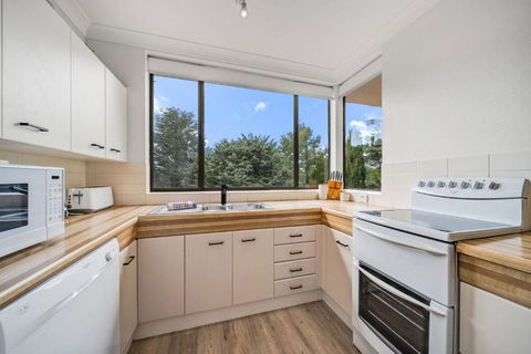 Avalanche 3 - 3BR Apartment L Central Location L Balcony L WiFi - Accommodation Perth 4