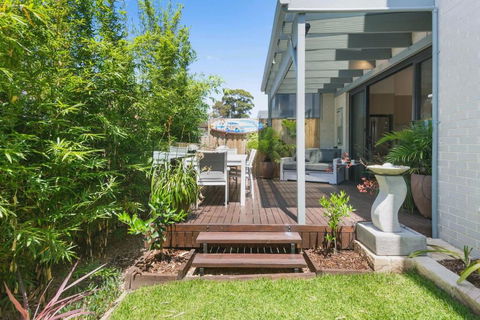 Avenue Escape - Contemporary Living At Corrimal - Accommodation Perth 0