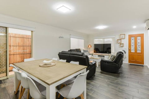 Avenue Family Retreat - Accommodation Perth 0