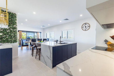 Away Nelson Bay, 29 Wollomi Ave - Spacious Family Home With Water Views, Pet Friendly, Wifi & Aircon - Accommodation Perth 1