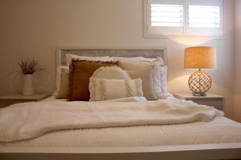 Ayada Villa - Pet Friendly - 1 Min To Beach - Accommodation Perth 1