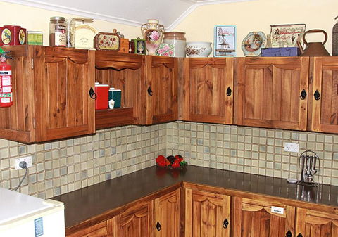 Ayers Burra - Historical 1851 Cottage - Accommodation Perth 4