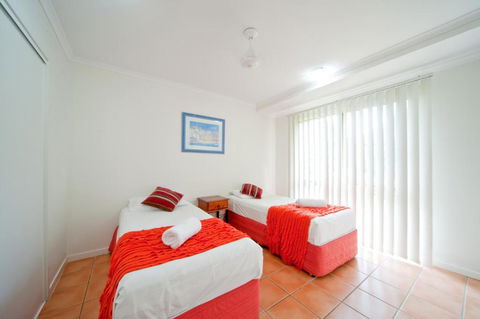 At Beach Court Holiday Villas - Perth Resorts 3