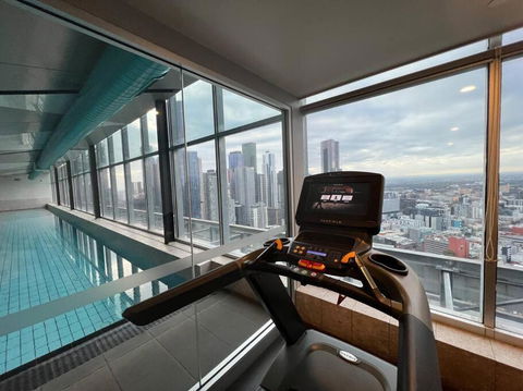 Awesome Melbourne Family Haven With Rooftop Pool - Accommodation Perth 3