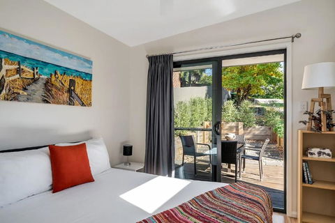 Architecturally Designed Nature Lovers Delight - Accommodation Perth 2