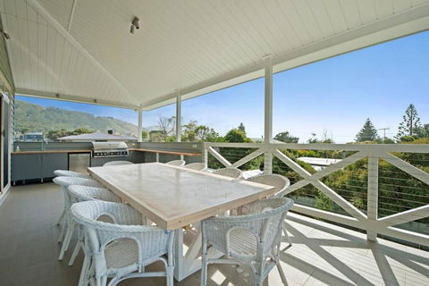 Apollo Bay Oceanview Mountain Retreat, Pet Friendly, EV Station, Fireplace - Accommodation Perth 0