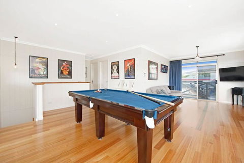 Apollo Bay Oceanview Mountain Retreat, Pet Friendly, EV Station, Fireplace - Accommodation Perth 3