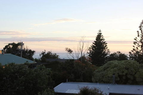 Apollo Bay Oceanview Mountain Retreat, Pet Friendly, EV Station, Fireplace - Accommodation Perth 1