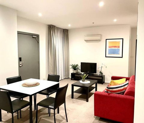 Astral Apartments - Perfectly Located 2 Bedroom Apartment In St Kilda - Accommodation Perth 1