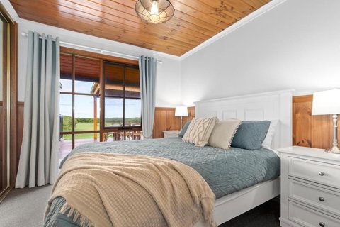 Apollo Bay Cottages- Wild Dog - Accommodation Perth 1