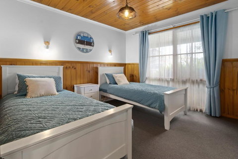 Apollo Bay Cottages- Wild Dog - Accommodation Perth 4