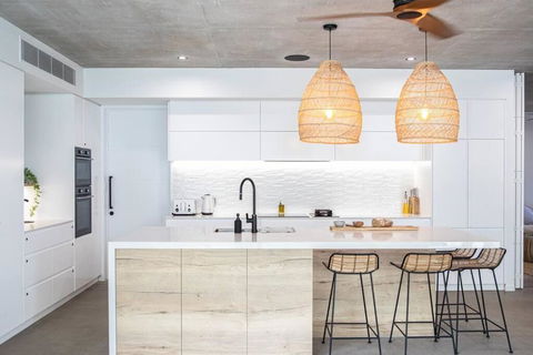 Azure Port Douglas - Luxurious & Modern - Accommodation Perth 1