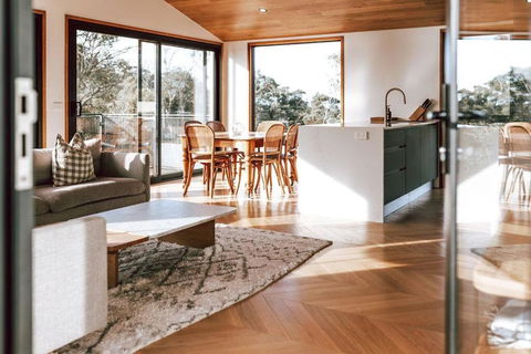 B E R T I E - Central Bicheno - Accommodation Perth 0