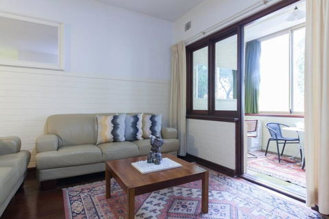 B2 Crawley Apartment 1 BRM & Sleepout Near UWA - Accommodation Perth 2