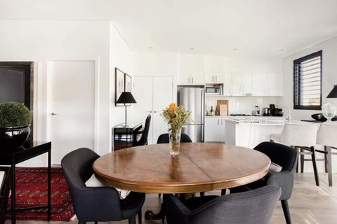 B312S - Luxury Waverton Apartment - Accommodation Perth 2