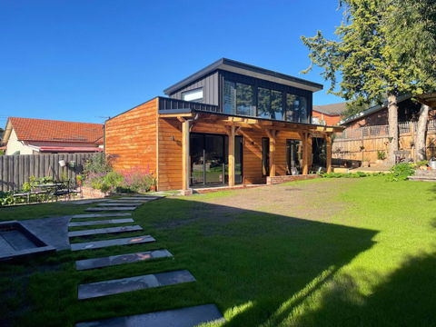 BALMORAL VILLA - Accommodation Perth 0