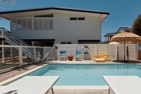 BAY PROPERTIES . The Sailor Shack - Accommodation Perth 0