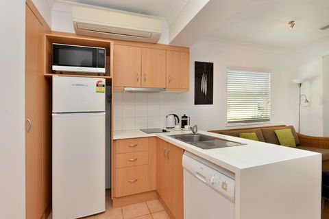 Port Douglas Apartments - Adults Only Oasis - Accommodation Perth 8