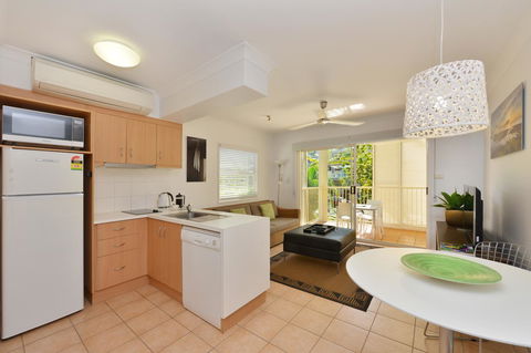 Port Douglas Apartments - Adults Only Oasis - Accommodation Perth 0
