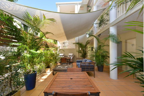 Port Douglas Apartments - Adults Only Oasis - Accommodation Perth 11