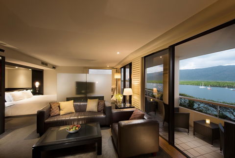 Hilton Cairns - Accommodation Perth 23