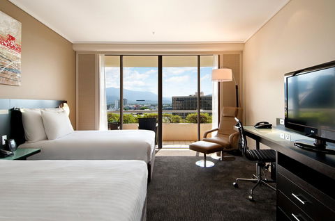 Hilton Cairns - Accommodation Perth 33