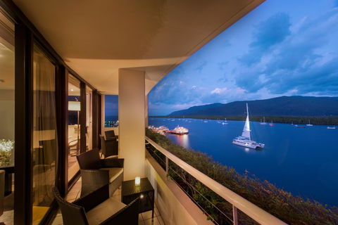 Hilton Cairns - Accommodation Perth 20