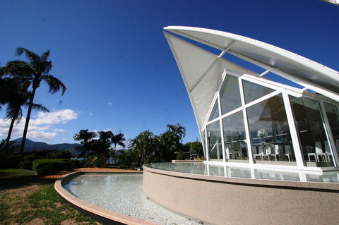 Hilton Cairns - Accommodation Perth 38