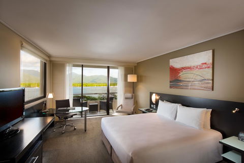 Hilton Cairns - Accommodation Perth 7
