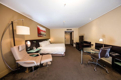 Hilton Cairns - Accommodation Perth 31